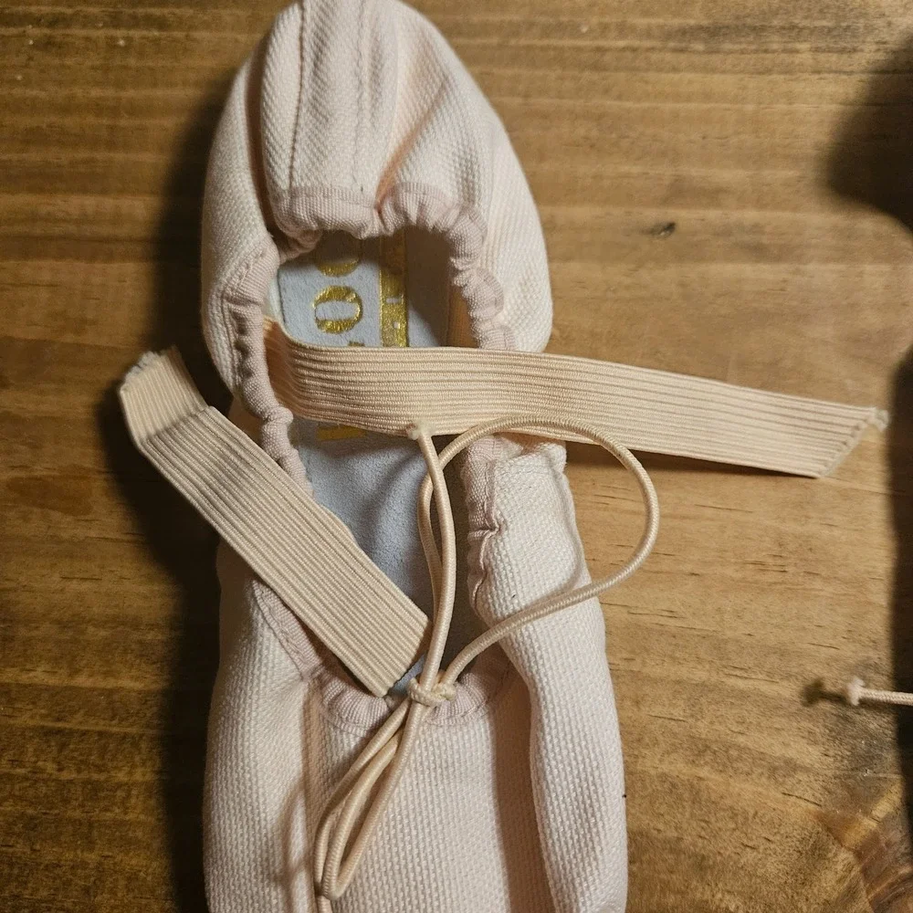 Bloch Pink Canvas Ballet Slippers Girls Size 1.5 D Split Sole Dance Shoes